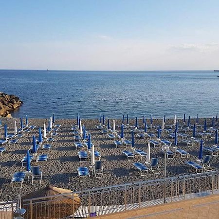Mydollhouse Delizioso Appartamento Fronte Mare Genova Exterior foto